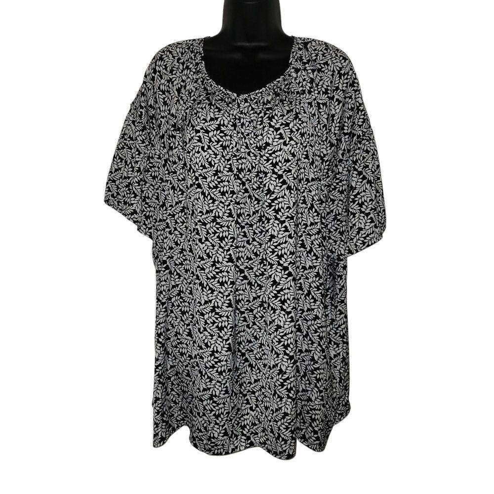 Croft & Barrow Black and White Blouse with Abstract Print